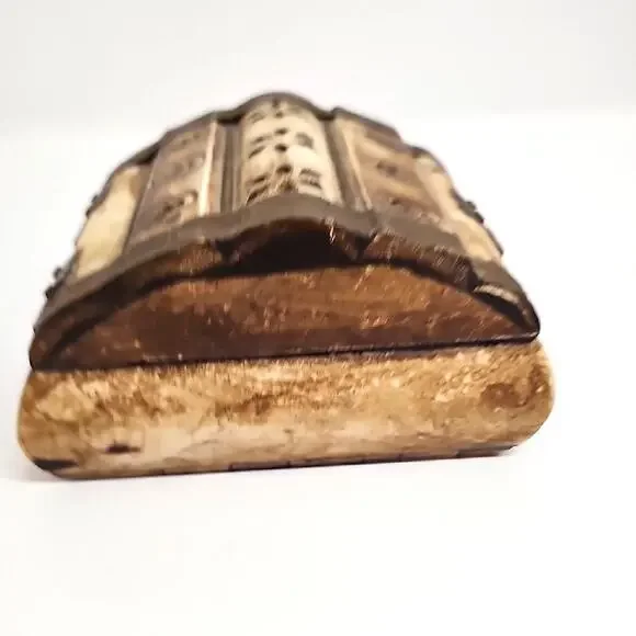 Vintage Ornate from India Tan Cream and Brass w/Felt Liner Trinket Box - Picture 5 of 9